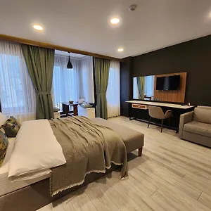 4* Ξενοδοχείο Taksim Landhouse